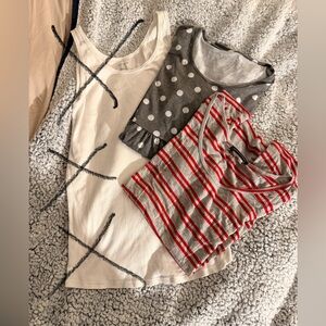 Lot of 2 maternity tops women’s M/L